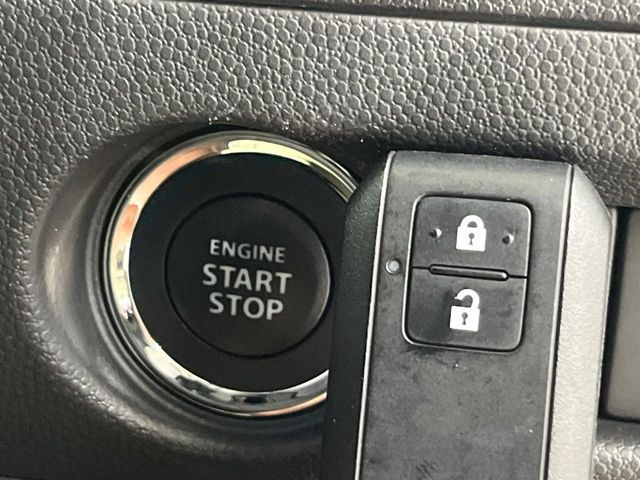 �y�L�[���X�X�^�[�g�V�X�e���z�J�o����|�P�b�g�ɓ��ꂽ�܂܂ł��h�A�̎{���E�������\�ȃX�}�[�g�L�[�𑕔��B�G���W���̃I���E�I�t�����J�M�����o���K�v����������Ƃ��Ă��֗��ł���