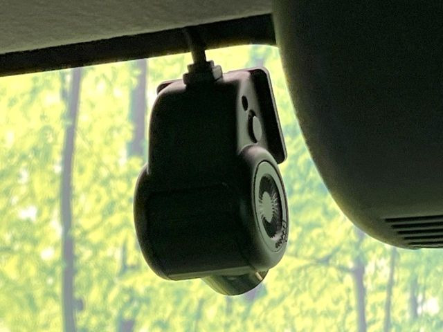 【ドライブレコーダー】ドライブレコーダー装備!走行中はもちろん、あおり運転や事故に遭遇した際、映像で記録し、万一のリスクに備えます。※記録用SDカードはお客様ご自身でご準備いただく必要があります。