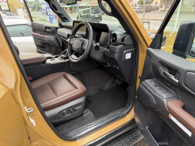 12.3�C���`TFT�J���[���[�^�[+�}���`�C���t�H���[�V�����f�B�X�v���C(���[�^�[�Ɠx�R���g���[���t)