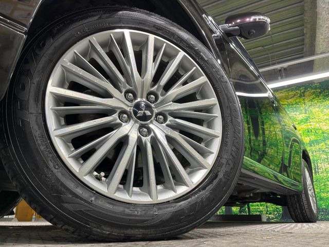 �y���������C���`�A���~�z�C�[���z�O�ςɃ}�b�`���������A���~�z�C�[���𑕒����Ă���܂��B�e��ЊO�A���~�z�C�[����A�X�^�b�h���X�^�C�����戵�����Ă���܂��B���񂲑��k����������