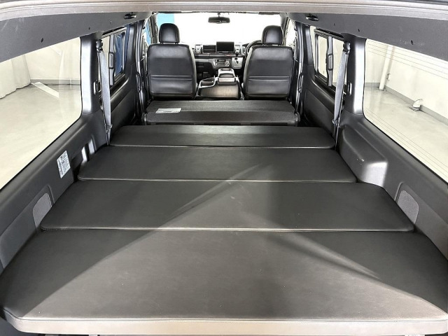 ハイエースバン