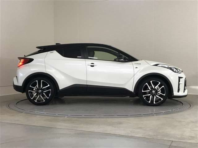 C-HRハイブリッド 1.8 S GR スポーツ