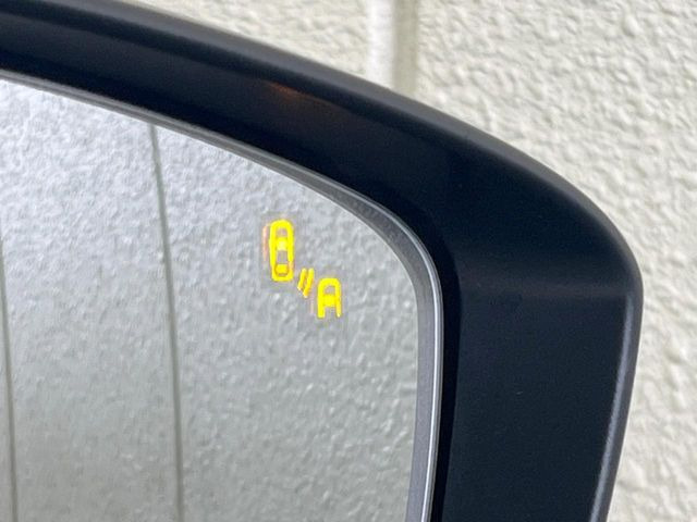 �y�u���C���h�X�|�b�g���j�^�����O�z���s���A�h�A�~���[�̎��p�ɂȂ�₷���ӏ��Ɍ㑱�Ԃ��ڋ߂���ƃT�C�h�~���[�t�߂Ɍx����\���A�h���C�o�[�ɒ��ӊ��N�����Ă���܂��B