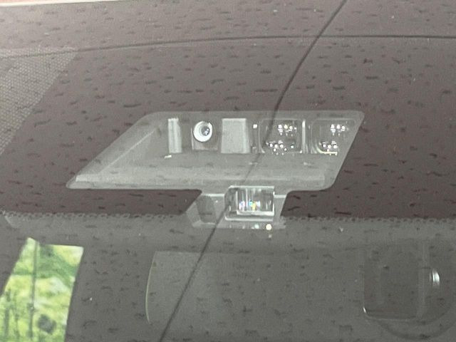 �y�O�He-Assist�z���s���ɑO���̎ԗ�����F�����A�Փ˂������Ȏ��͌x��ƃu���[�L�ŏՓˉ���Ɣ�Q�y�����A�V�X�g�B�����S�Ƀh���C�u�����y���݂��������܂��B