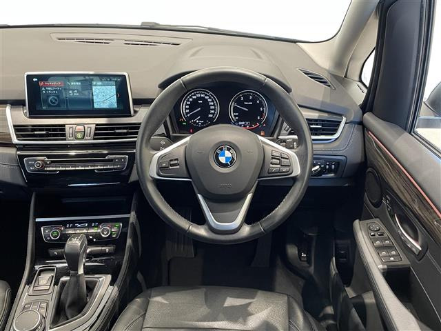 2シリーズグランツアラー218d xドライブ ラグジュアリー 4WD