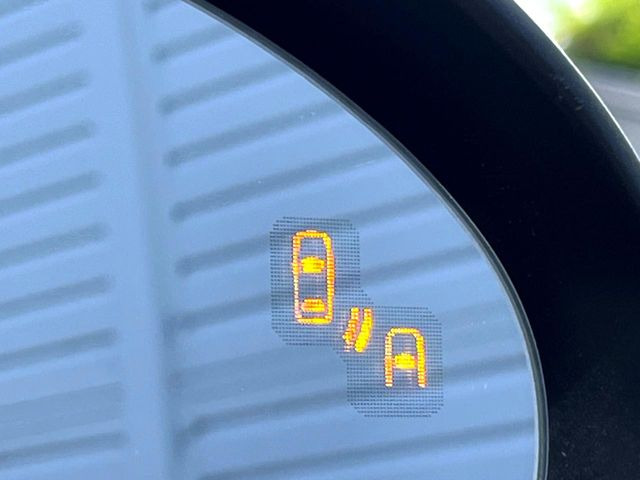 �y�u���C���h�X�|�b�g���j�^�����O�z���s���A�h�A�~���[�̎��p�ɂȂ�₷���ӏ��Ɍ㑱�Ԃ��ڋ߂���ƃT�C�h�~���[�t�߂Ɍx����\���A�h���C�o�[�ɒ��ӊ��N�����Ă���܂��B