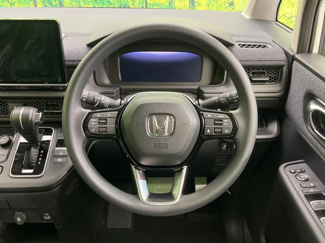 �y�����v�����X�e�A�����O�z�㎿�Ȋv���g�p���邱�ƂŁA��ɂ����������݂ƂĂ��^�]���₷���n���h���ł���