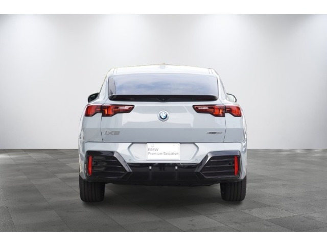 iX2xドライブ30 Mスポーツ 4WD