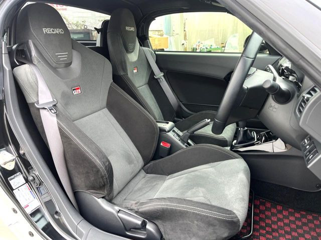�yRECARO���o�P�b�g�V�[�g�z�l�ԍH�w�Ɋ�Â����ʈ����z�ɂ���č��ւ̕��S�Ⓑ���ԉ^�]���̔�J�������y������ڂŃ��J���Ƃ킩��X�|�[�e�B�ȃ��b�N�X�������ł��B