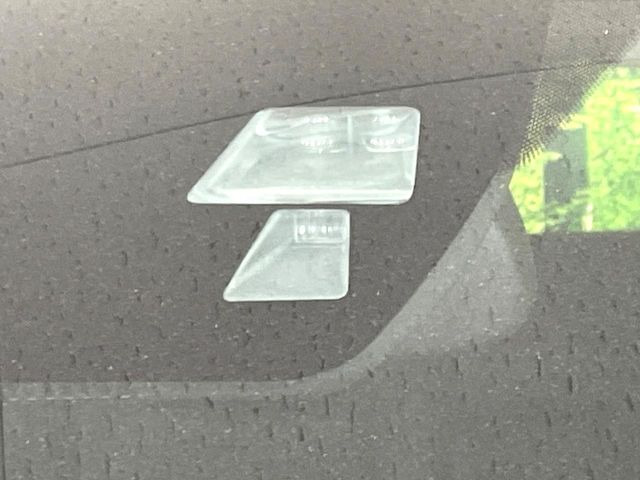 �y�X�}�[�g�V�e�B�u���[�L�T�|�[�g�z�ᑬ���s���ɑO���̎ԗ�����F�����A�Փ˂������Ȏ��͌x��ƃu���[�L�ŏՓˉ���Ɣ�Q�y�����A�V�X�g�B�����S�Ƀh���C�u�����y���݂��������܂��B