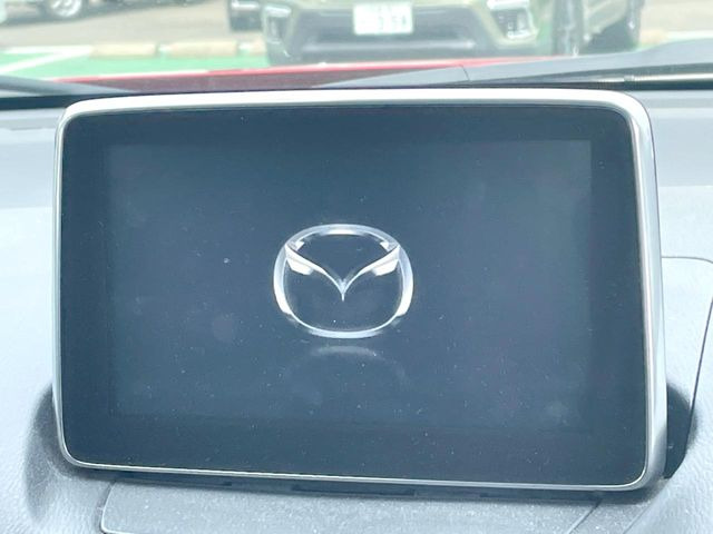 �y�}�c�_�R�l�N�g�i�r�z�ԓ��̕��͋C�Ƀ}�b�`������̌^�^�C�v�̃i�r�B�e����q�ݒ��Bluetooth�Đ����A�l�X�ȋ@�\���y���߂܂��B�����I�ȃ_�C�������삪�\�ŁA�g��������ǍD�ł��B