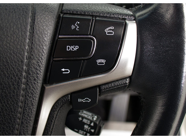 衝突回避支援型プリクラッシュセーフティシステム 前方に出現した障害物に対し警報を発し、ドライバーに警告。同時にブレーキアシストにより衝突回避と速度を軽減します。