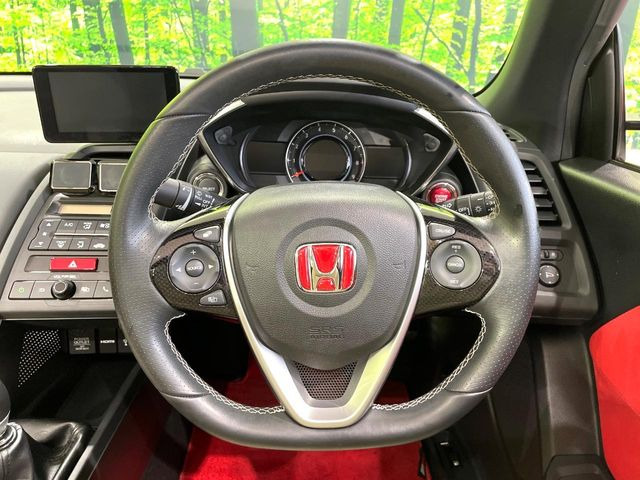 �y�����v�����X�e�A�����O�z�㎿�Ȋv���g�p���邱�ƂŁA��ɂ����������݂ƂĂ��^�]���₷���n���h���ł���