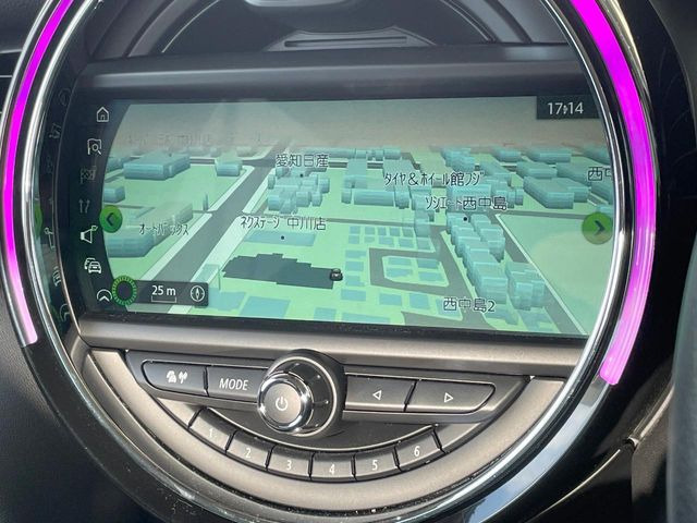 �������i�r:��̊��̂���i�r�́A����������ԓ������o���Ă���܂��B�I�[�f�B�I�@�\���[�����Ă���܂��̂ŁA�^�]�����y���߂܂���