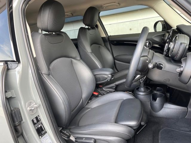 ���V�[�g�̎g�p��:�j��E�ւ�������Ȃ��A�����̒ʂ肫�ꂢ�ȏ�Ԃ��ێ����Ă���܂��B�܂��A�����N���[�j���O�E�R�[�e�B���O�����p�����������܂��B