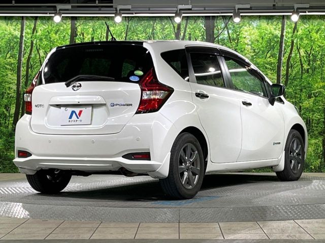 ☆全国のネクステージからお取り寄せが可能※!遠方の店舗に展示してあるクルマが気になる場合も、最寄りの店舗でご覧いただくことが可能です!是非私たちに要望をお聞かせください!※別途費用