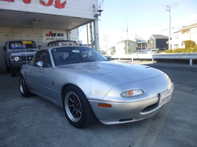 希少の最初期ユーノスロードスター1600cc(A/C、P/S、P/W付)デビュ― !!