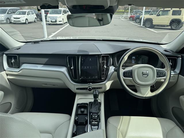 XC60D4 AWD モメンタム ディーゼル 4WD