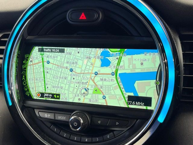 �������i�r:��̊��̂���i�r�́A����������ԓ������o���Ă���܂��B�I�[�f�B�I�@�\���[�����Ă���܂��̂ŁA�^�]�����y���߂܂���