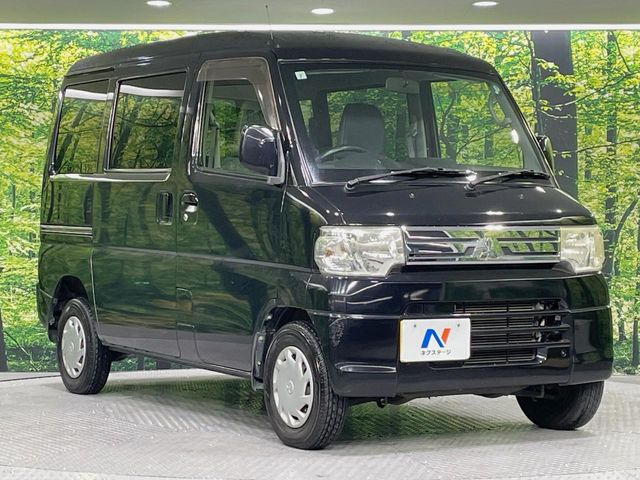 高透明度のガラス皮膜で撥水はもちろん、上質なツヤ・光沢を実現。紫外線や酸性雨から大切な愛車を保護し、色あせ・劣化を防止。「弾スプラッシュコート」、「弾プリミッサコート」からお選びいただけます。