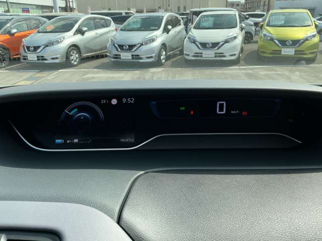 セレナ1.2 e-POWER ハイウェイスターV