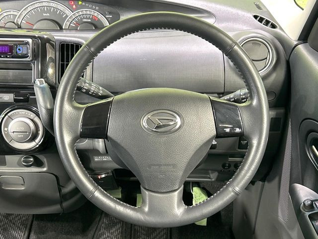 �y�����v�����X�e�A�����O�z�㎿�Ȋv���g�p���邱�ƂŁA��ɂ����������݂ƂĂ��^�]���₷���n���h���ł���