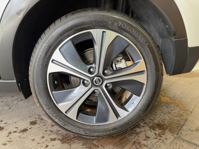 �y����17�C���`�A���~�z�C�[���z�O�ςɃ}�b�`���������A���~�z�C�[���𑕒����Ă���܂��B�e��ЊO�A���~�z�C�[����A�X�^�b�h���X�^�C�����戵�����Ă���܂��B���񂲑��k����������