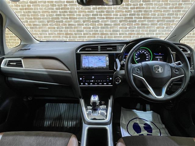 シャトル1.5 ハイブリッド Z