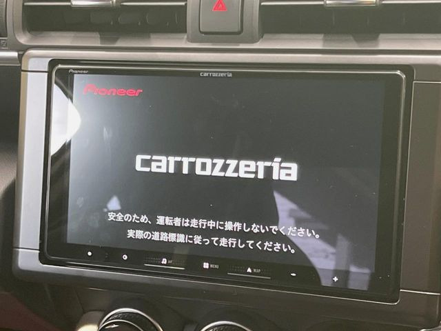 �ycarrozzeria9�^�i�r�Q�[�V�����z�g���₷���i�r�ŖړI�n�܂ł�������ē����Ă���܂��B�e��I�[�f�B�I�Đ��@�\���[�����Ă���A���Ԃ̉^�]������Ɋy�����Ȃ�܂�!!