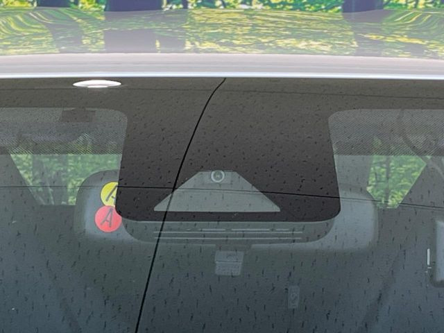 �y�g���^�Z�[�t�e�B�Z���X�z���s���ɑO���̎ԗ�����F�����A�Փ˂������Ȏ��͌x��ƃu���[�L�ŏՓˉ���Ɣ�Q�y�����A�V�X�g�B�����S�Ƀh���C�u�����y���݂��������܂��B