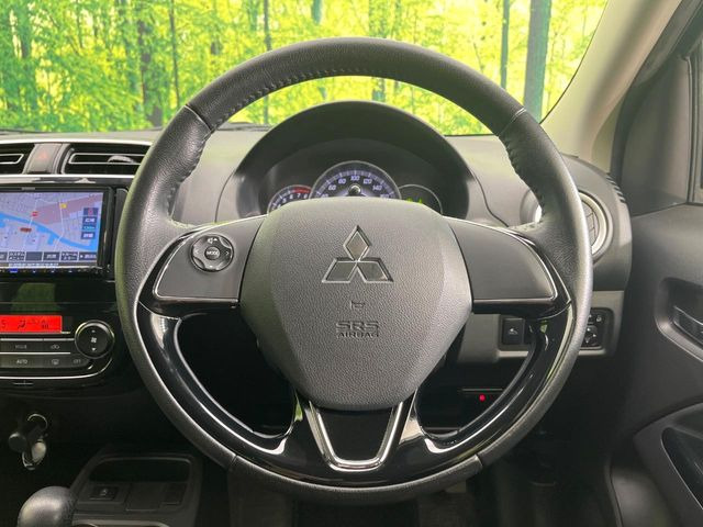 ステアリングも使用感が少なく、きれいな状態となっております♪