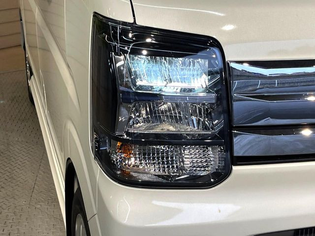 �yLED�w�b�h���C�g�z���V����ԑ��s�����ǍD�Ȏ��E���m�ۂ����S���ĉ^�]�ł��鍂�P�xLED�w�b�h���C�g�𑕔�!�_�����x�������A����d�͂��}�����Ă��܂��B