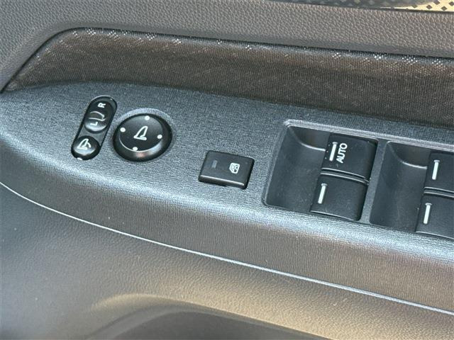 ���C�ɓ���̐������i���o�[�v���[�g��!�������܂��܂��N���܂���!����]�i���o�[�ɂ͒��I�ԍ���������܂��B(333�E555�E777�Ȃ�)���I�̏ꍇ�A����]�ɓY���Ȃ��ꍇ��������܂��B