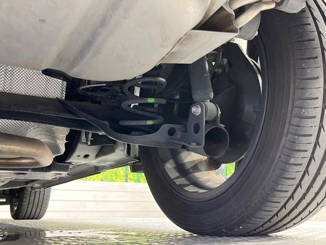 ��D�]�𒸂��Ă���܂��{�f�B�̒e�X�v���b�V���R�[�g���D�]��t���B�ʏ�̃K���X�R�[�g�ƈقȂ�A�ϋv�N��6�N�̖��@���K���X�R�[�e�B���O���A�{�f�B���L���C�ȏ�Ԃɕۂ��Ă���܂��B