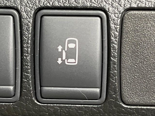 �y�p���[�X���C�h�h�A�z�X�}�[�g�L�[��^�]�Ȃ̃X�C�b�`�ŃX���C�h�h�A�̊J���\���d��������͂����ăh�A���J����K�v�������A���������q�l�ł��A�d���ו��������Ă��鎞�����N�ɊJ���߂ł��܂���