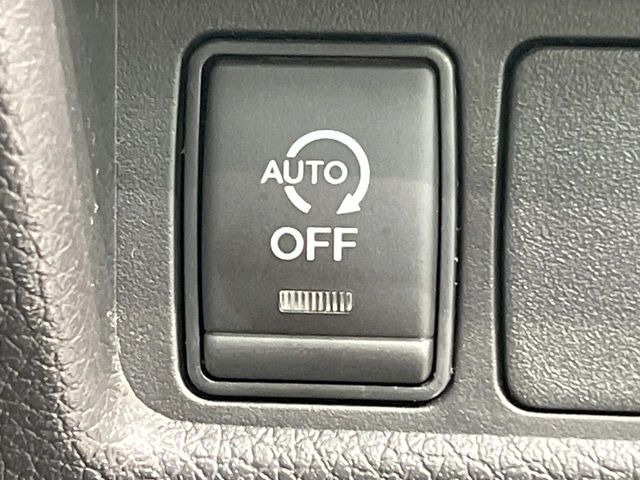 �y�A�C�h�����O�X�g�b�v�z�ԐM����a�؂Œ�Ԃ����ۂɃG���W�����~���A���ʂȔR���̏����}���܂��B�R��������ی�ɂȂ���@�\��G���W���̓u���[�L�𗣂��΍Ďn�����܂��B