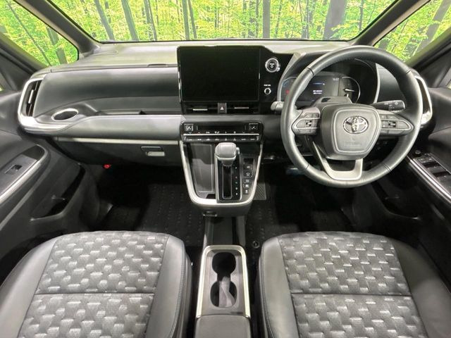 ヴォクシー1.8 ハイブリッド S-Z