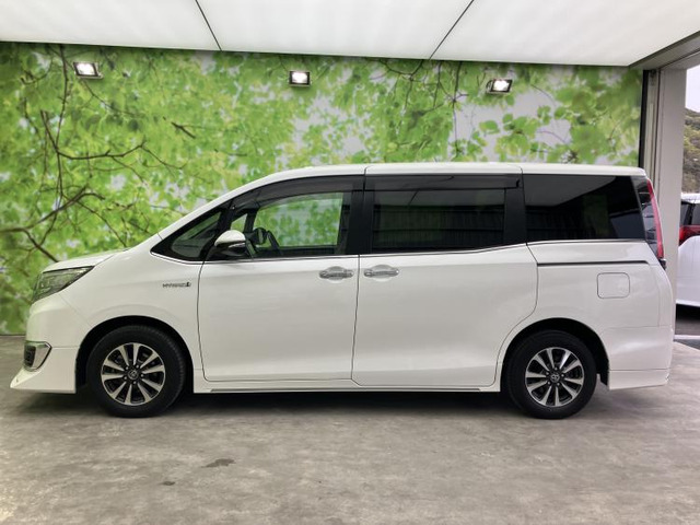 エスクァイアハイブリッド1.8 Gi プレミアムパッケージ