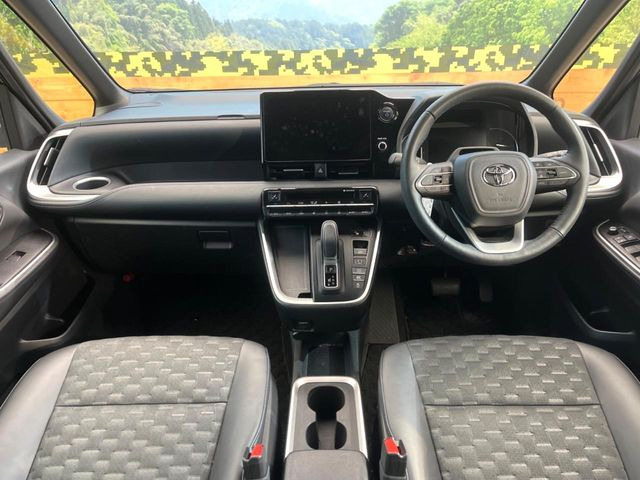 ヴォクシー1.8 ハイブリッド S-Z