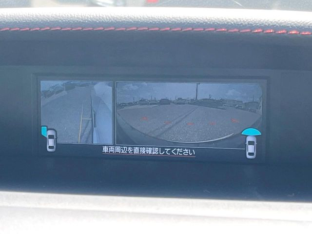 【フロント&サイドカメラ】ドライバーから見にくい死角部分を映像で確認できる前方と左側面にカメラを装着。見通しがきかない場所や住宅密集地などを運転することが多い人におすすめの安心装備です。