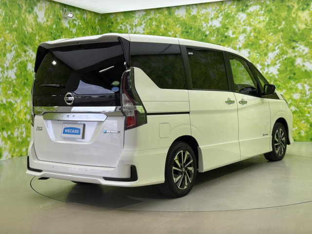 セレナ1.2 e-POWER ハイウェイスターV