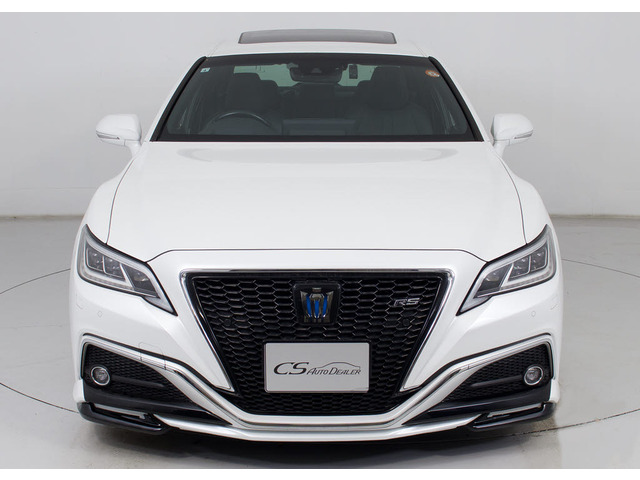 禁煙車です!室内は嫌なニオイも無く、すごく綺麗な状態です!禁煙車・・特にセダンタイプのお車では少ないですよね!!タバコのニオイが苦手なお客様必見です!快適にご乗車頂けます!!