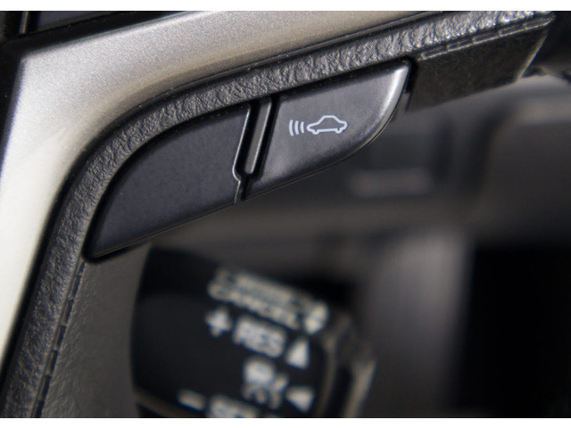 �Փˉ���x���^�v���N���b�V���Z�[�t�e�B�V�X�e�� �O���ɏo��������Q���ɑ΂��x��𔭂��A�h���C�o�[�Ɍx���B�����Ƀu���[�L�A�V�X�g�ɂ��Փˉ���Ƒ��x���y�����܂��B