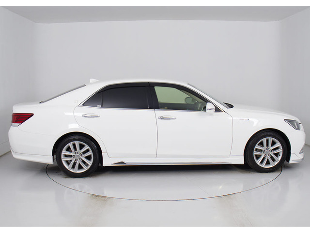 フルエアロが装着されています!お好みはいかがですか?今付いているデザイン以外にも、各ブランドのエアロを格安にてお取付け出来ます!又、エアロを外してノーマル状態にする事も出来ます!!