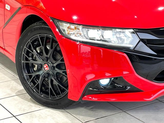 �yLED�w�b�h���C�g�z���V����ԑ��s�����ǍD�Ȏ��E���m�ۂ����S���ĉ^�]�ł��鍂�P�xLED�w�b�h���C�g�𑕔�!�_�����x�������A����d�͂��}�����Ă��܂��B