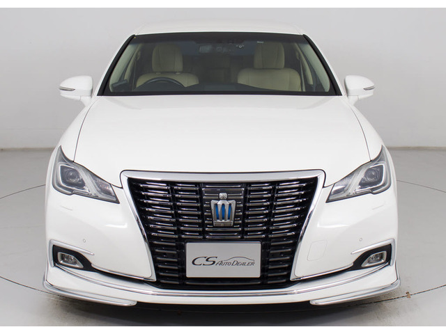 禁煙車です!室内は嫌なニオイも無く、すごく綺麗な状態です!禁煙車・・特にセダンタイプのお車では少ないですよね!!タバコのニオイが苦手なお客様必見です!快適にご乗車頂けます!!