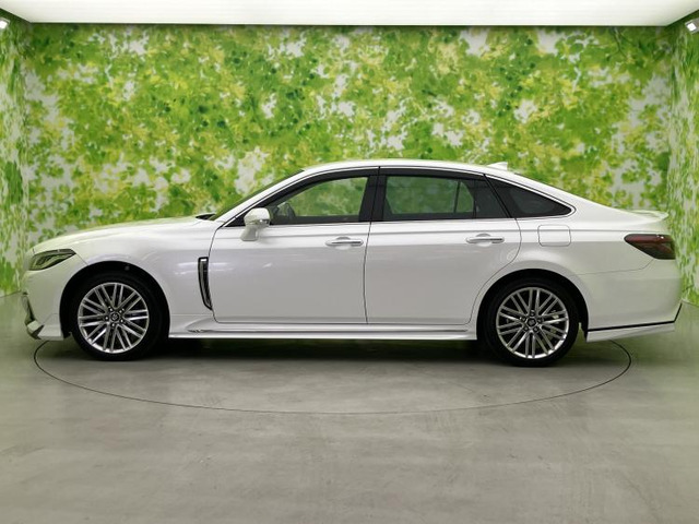 クラウンハイブリッド 2.5 RS Four 4WD