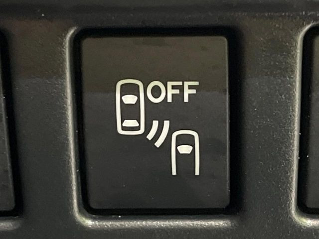 �y�����r�[�N���f�B�e�B�N�V�����z���s���A�h�A�~���[�̎��p�ɂȂ�₷���ӏ��Ɍ㑱�Ԃ��ڋ߂���ƃT�C�h�~���[�t�߂Ɍx����\���A�h���C�o�[�ɒ��ӊ��N�ƁA����̍ۂ̓n���h��������A�V�X�g�����܂��B