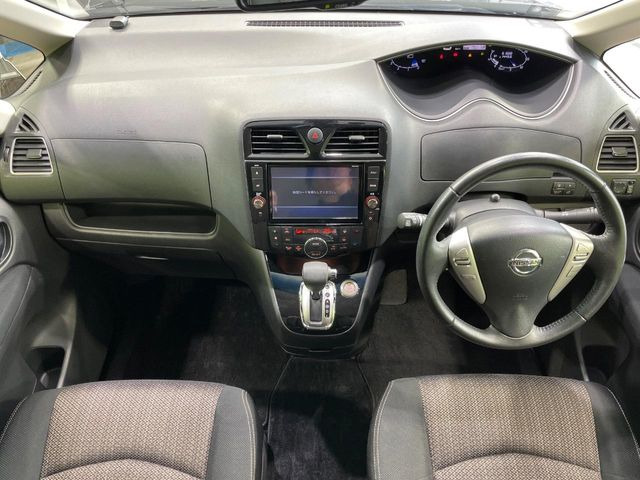 セレナ2.0 ハイウェイスター Vセレクション