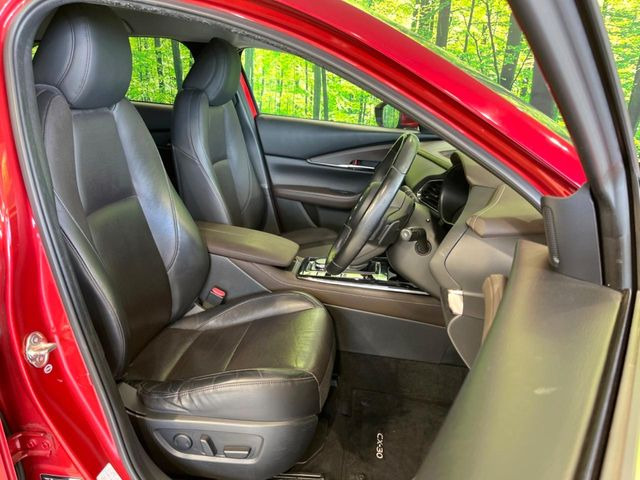 【メモリー機能付きパワーシート】ドライバーごとに設定したシート位置を記憶して、ボタン一つで切り替えできる便利な機能!運転する方が複数名いらっしゃるご家庭におすすめです♪